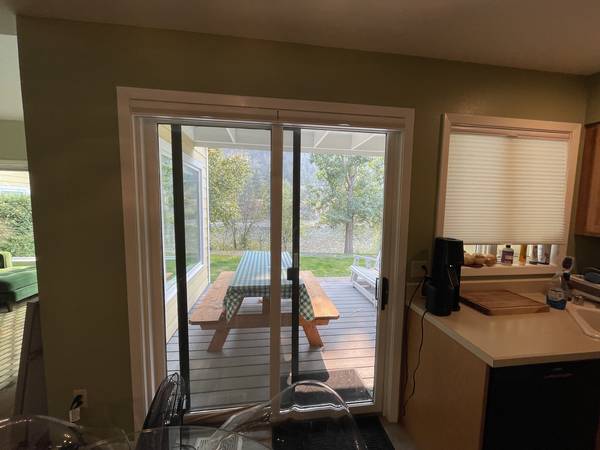$1,200 / 1br - Bedroom in Charming Riverfront Townhouse! (Missoula)63656975412353124