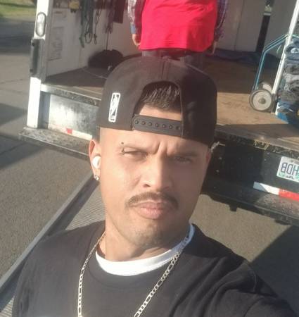 Portland Movers 24/7, Delivery & Junk Removal 2 movers 70 an hr 2hr min plus ser 1