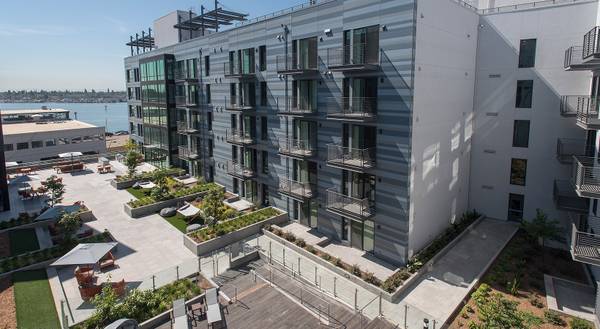 $2,050 / 632ft2 - ESTUDIO HERMOSO, Unidad de esquina, Patio grande con ¡1 MES GRATIS!! (oakland lake merritt / grand)63695821781505122