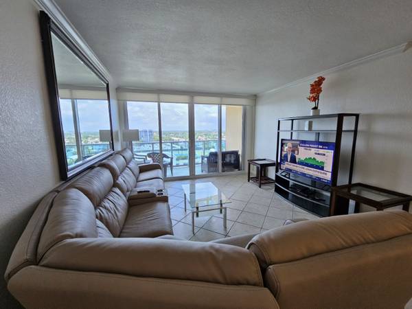 $3500.00 / 1br - 745ft2 - Modern 1 Bed Condo in Hollywood FL - $2500/mo - Avail January 15 202664049455397763121
