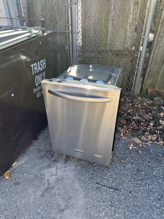 KitchenAid Dishwasher, needs valve or motor replacement 1