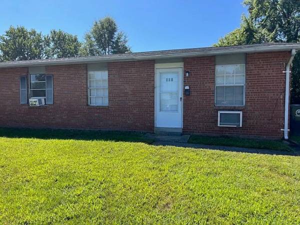$650 / 2br - 765ft2 - Duplex with large laundry wiTh Washer and DrYer connECtIoN (Greensboro)64027443119233121