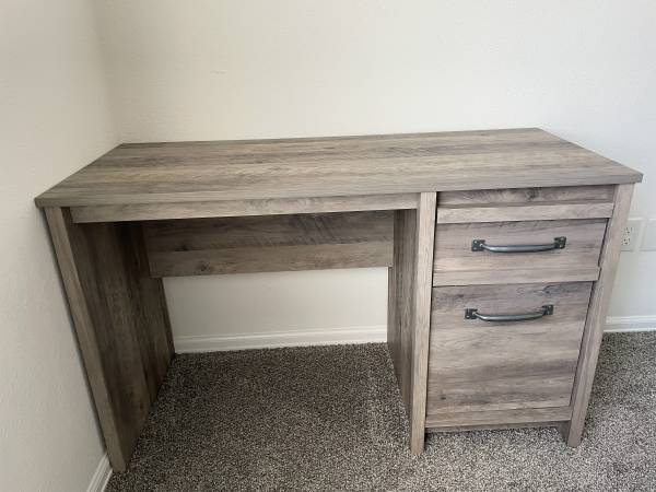 Computer Desk with File Drawer – Excellent Condition 1