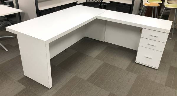 2 Used Right Hand L Shape Desk, White Laminate 1