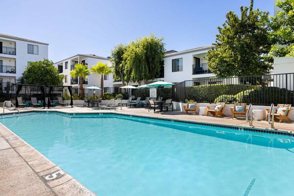 $2,750 / 2br - 1070ft2 - 2Bed/2Bath Oasis: Elevator Access, BBQ Area & Great Amenities! (21031 Parthenia St, Canoga Park, CA)63857622968195124