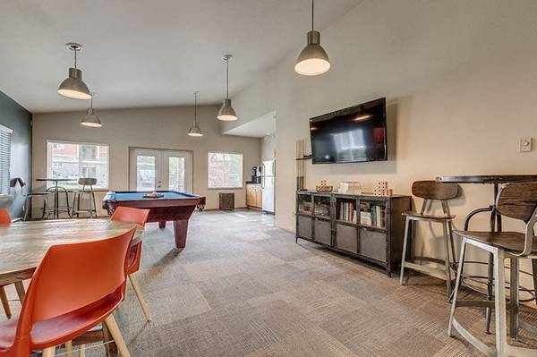 $1,571 / 3br - 1121ft2 - Located on Bus Line, Extra Storage, 3/BD 2/BA (355 Meadowbrook Ct, Bellingham, WA)63920958414211122
