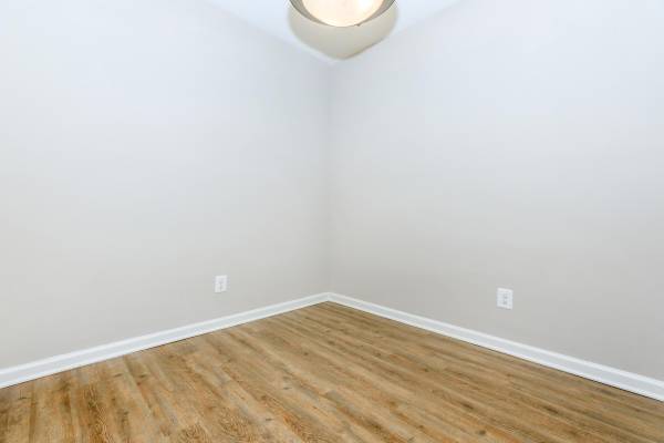 $2,219 / 2br - 1073ft2 - On-call Maintenance, Guest Parking, Pantry (8017 Ashberry Ln, Pasadena, MD)63694447157633121