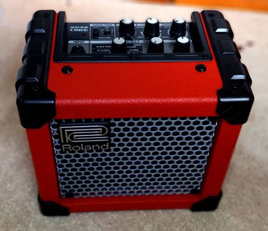 Roland MicroCube 2W Guitar Amplifier 1