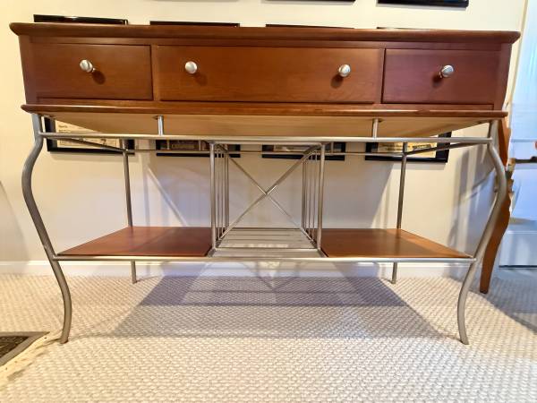 Stanley Sideboard/Buffet Table/Server 1