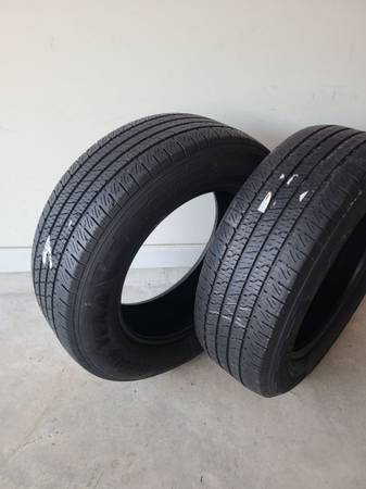 Good year wrangler tire truck 275/60/20 1