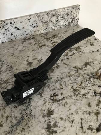 Original Camaro 2010 pedal 1