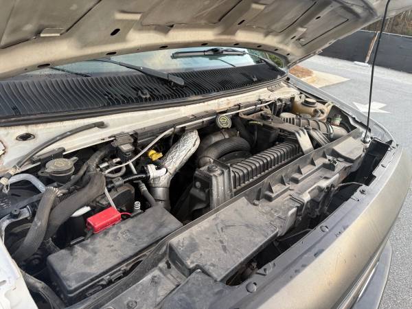 2009 Ford E-350 super duty - Photo 12