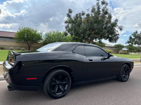 2018 Dodge Challenger SXT Plus - $12,50063470414765825123