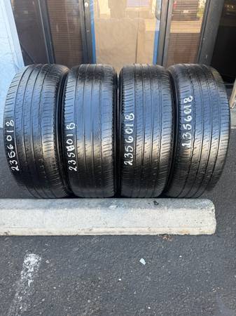 235-60-18 Michelin 1