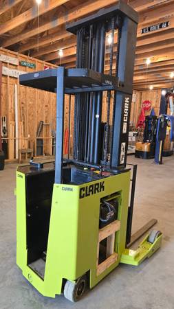 CLARK NP20 Forklift. 1