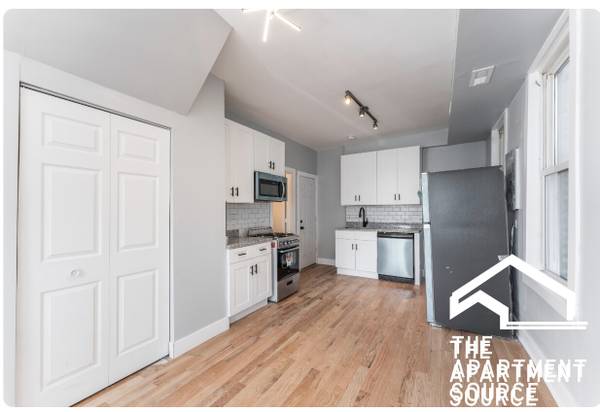 $1,895 / 1br - Charming Wicker Park 1bed Laundry In Unit (Wicker Park)63844192315395120