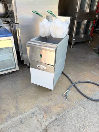 New Electric Deep Fryer 1