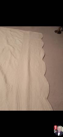 King size bedspread  stitch quilt white 1