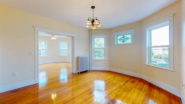$2,900 / 4br - 1350ft2 - Large, Modern Apartment with a Deck + Parking (dorchester / savin hill)63856339167619121