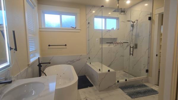 $1,500 / 5br - 600ft2 - $1500 Dormitorio principal(600sf) en una casa nueva de 3300sf (LAKE OSWEGO)63914740226435122