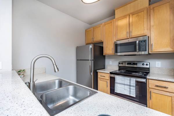 $2,290 / 1br - 710ft2 - Gated Access, On-site Maintenance, Covered Parking (albany / el cerrito)63695784641409123