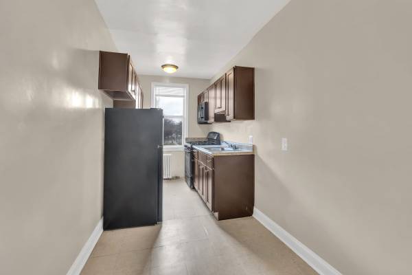 $1,625 / 1br - 900ft2 - in Washington DC, Ceiling Fan, 1/BD 1/BA (315 Franklin St NE, Washington, DC)63779126428163123