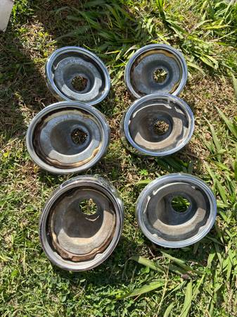 65 Impala (Tail Light Retainer Rings / Housings) 1