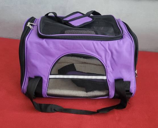 Soft-Shell Foldable Carrier for 10 lb small dogs and cats. New. 1