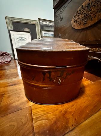 Metal hat box Victorian nice 1