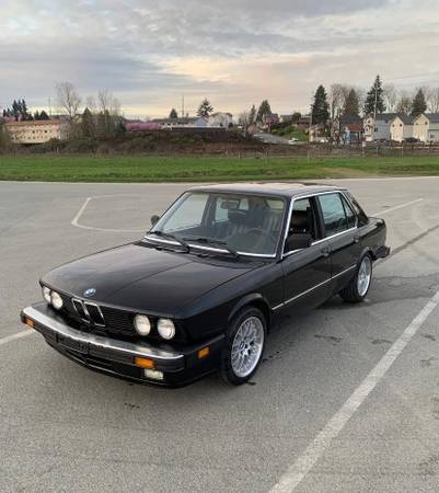 BMW e28 5 series 1