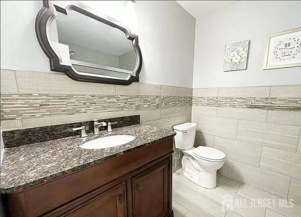 $1,800 / 2br - Unidad de 2 dormitorios en planta baja en Harbour Club (Sayreville)63676257713027124