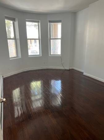 $3,400 / 4br - 1250ft2 - Woodhaven Four  Bedrooms Two Baths (Woodhaven)64033632839297121