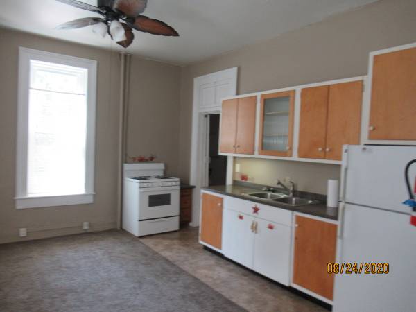$435 / 1br - 450ft2 - 1 Bdrm Studio, Utilities Pd, $435 Bi-wkly (644 N. 8th Street  Apt #2)63680139878915121
