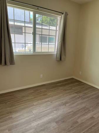 $2,050 / 2br - 850ft2 - Unit on the hill with Great View (Kam Height)63939533439747124