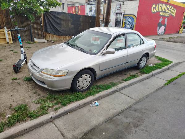 1999 Honda accord - $1,900 (Denver)63619771136769121
