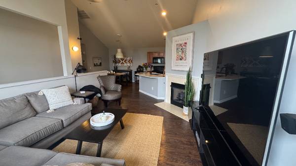 $1900.00 / 2br - 1471ft2 - Recently Updated 2 Bed Townhouse in Lansing - $1900/mo - Available 9/163620245741571122