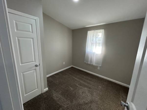 $1400.00 / 3br - 138 N Main St Frankfort63870756907649124