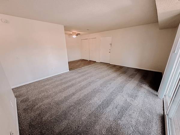 $950 / 2br - 750ft2 - On-Site Management, Laundry Facility, Carpeting (327 Union St, Newark, OH)63676380900609121
