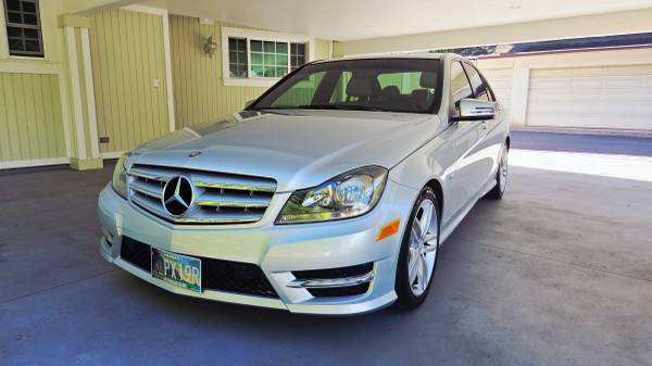 HERMOSO MERCEDES-BENZ C250 SPORT 2012 PAQUETE PREMIUM COMO NUEVO - $9,900 (Honolulu)63617577622145121