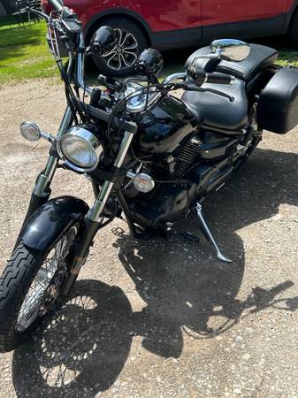 Yamaha vstar 1100 custom 1