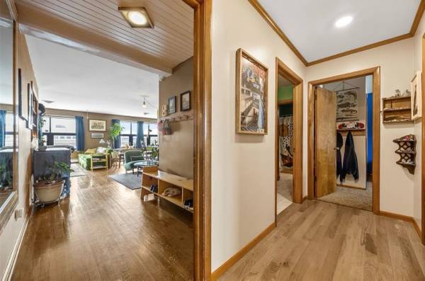 $2,800 / 4br - 2400ft2 - Downtown Apartment for Rent (Cedar Rapids)