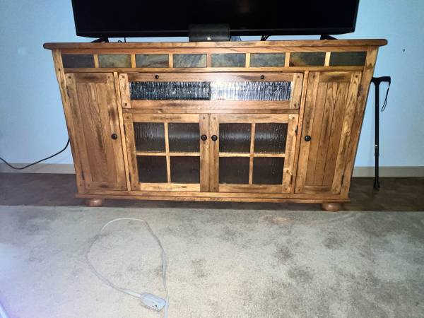 Media console 1