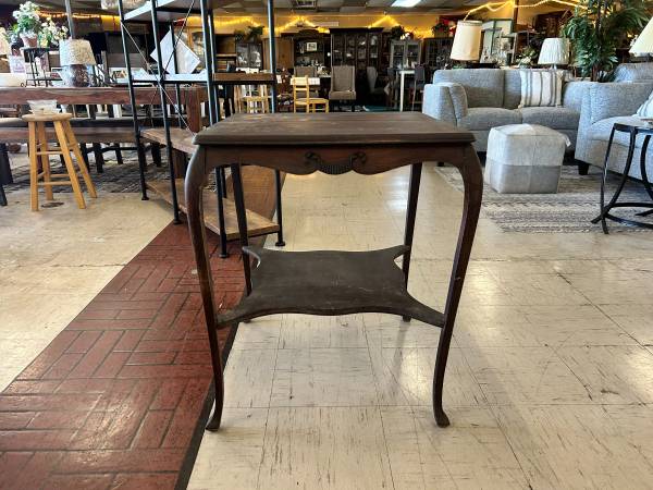 Wood side table/ end table with cabriole legs 1