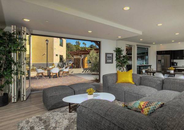 $2,925 / 2br - GET $1000 in SAVINGS + Community Professional/Business Space (Vista Village)63866050656641122