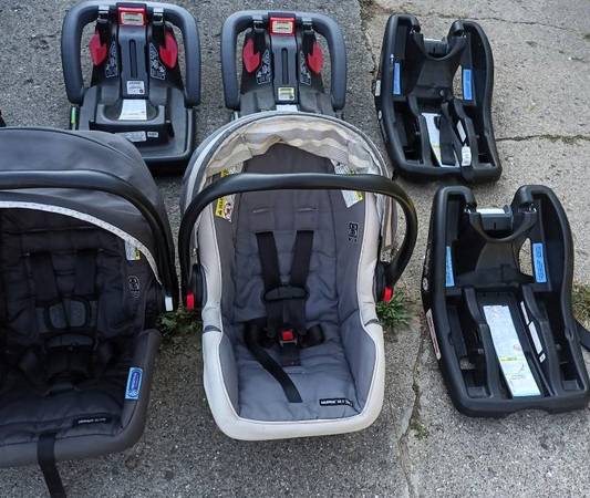 Infant Car Seat with Base 1