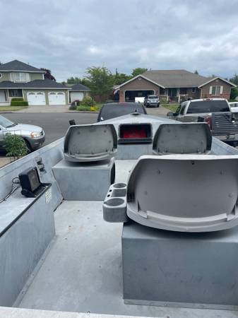 2002 Smokercraft Alaskan 14' - $3,000 (Lynden)63435754969345124