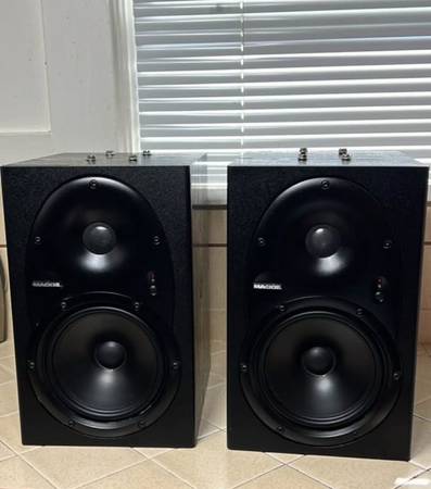 Mackie HR624 THX PM3 High Resolution Studio Monitor - Pair