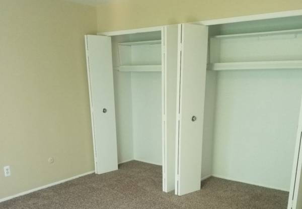 $1,369 / 2br - 1200ft2 - Dining Room, In Southfield, 2/bd 2/ba (27435 Greenfield Road, Southfield, MI)63926727618818123