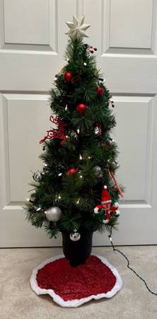 Christmas tree lights decorations ornaments 1