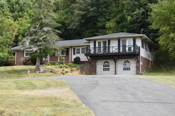 $215,000 / 3br - 2368ft2 - 3BR 2BA HOME, LEBANON, VA 24266 $215,000 (Lebanon, VA)63848628276739120